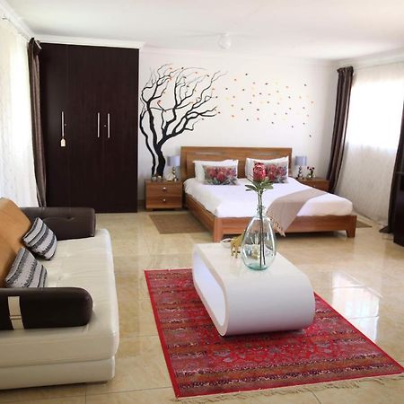 Denver Echo Exec. Guest House Maseru Bagian luar foto