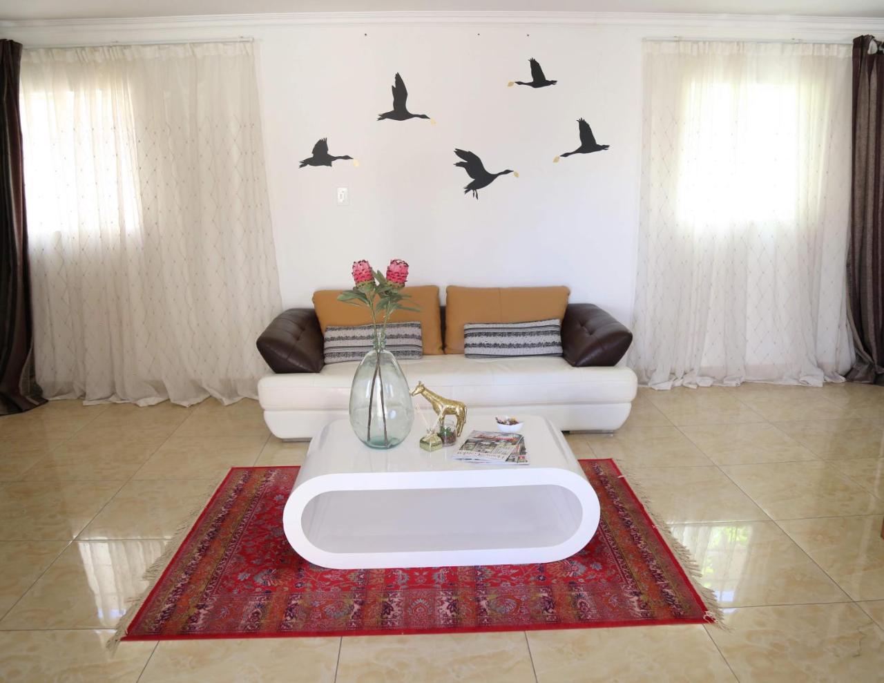 Denver Echo Exec. Guest House Maseru Bagian luar foto