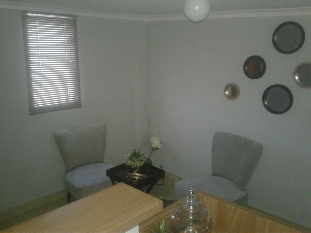 Denver Echo Exec. Guest House Maseru Bagian luar foto